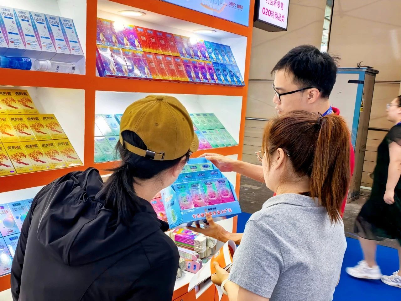 連鎖藥店避孕套選品突圍:告別“大牌不賺錢、雜牌賣不動(dòng)”困局.jpg